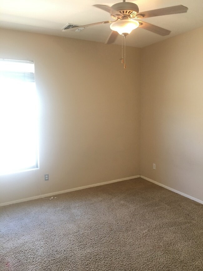 Building Photo - Beautiful Ranch Style 3 Bed 2 Bath Home!