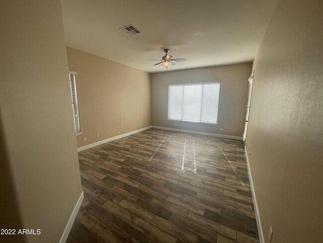 Building Photo - 4263 E Maplewood Ct