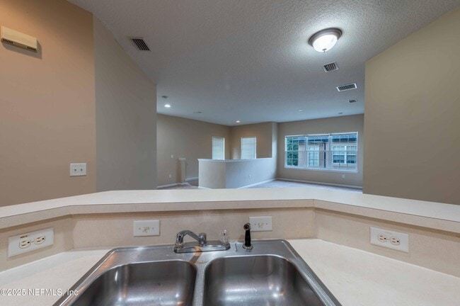 Building Photo - 12301 Kernan Forest Blvd