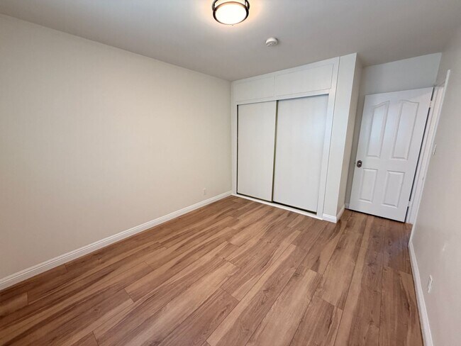 Building Photo - Completely Remodeled 2 Bed, 1 Bath in San Pedro w/ Garage Parking!