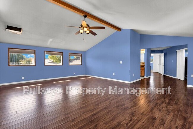 Building Photo - 1333 E Donner Dr