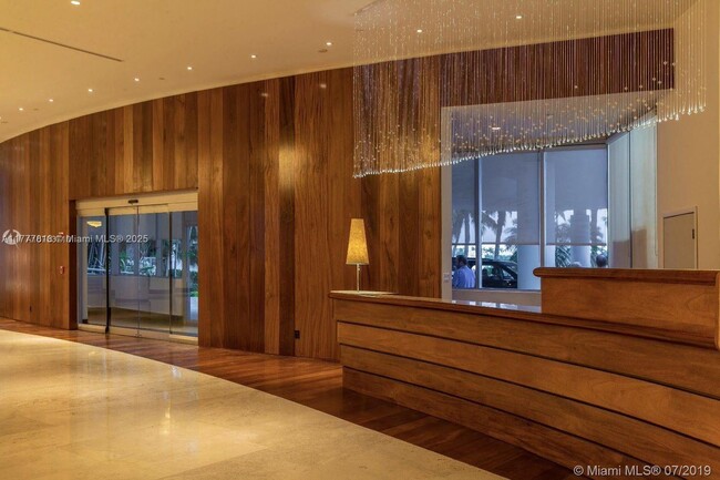 Building Photo - 5161 Collins Ave