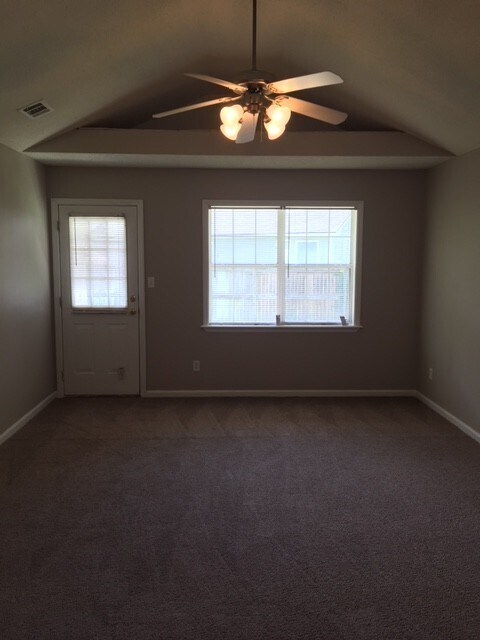 Building Photo - 3 Bedroom/2 Bath home in Valdosta