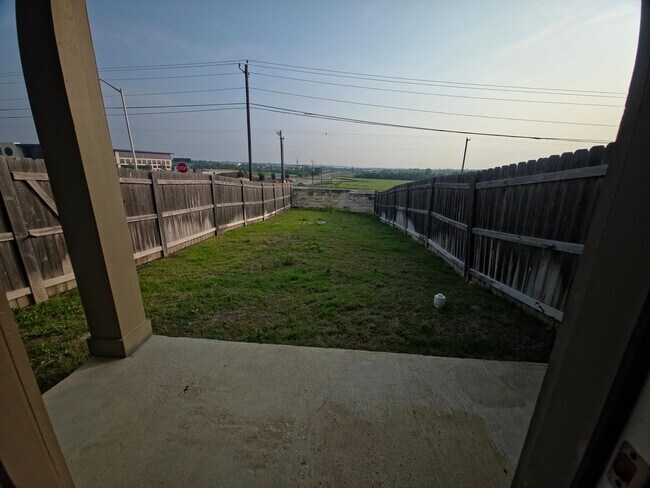 Building Photo - 138-140 Dodge Rd