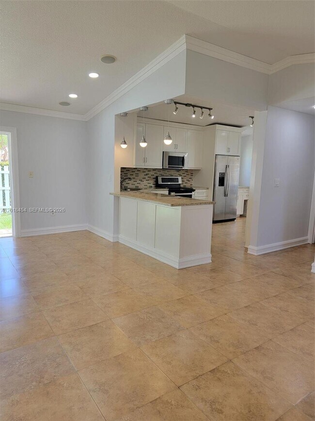 Building Photo - 14115 Langley Pl