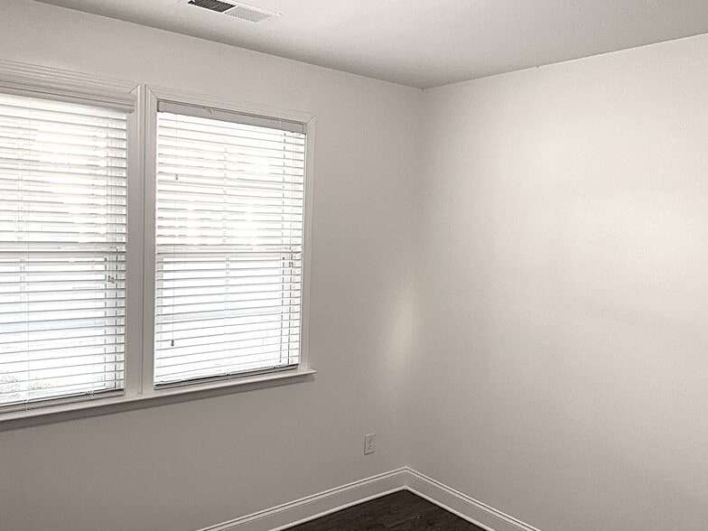 Building Photo - 1027 Monitor Ct