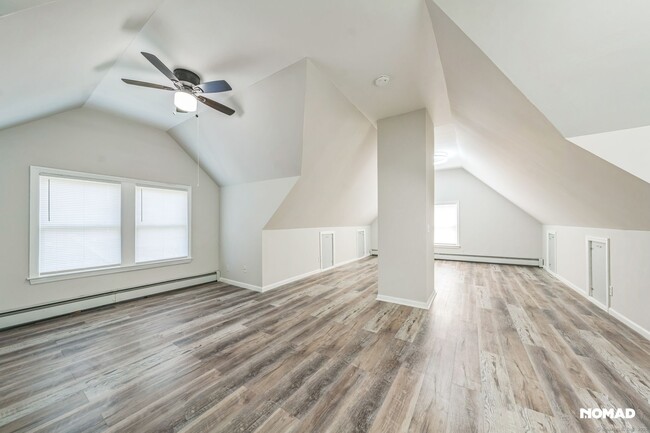 Building Photo - 28 Hollow Wood Ln