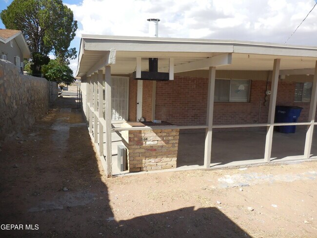 Building Photo - 3608 Sheppard Ave