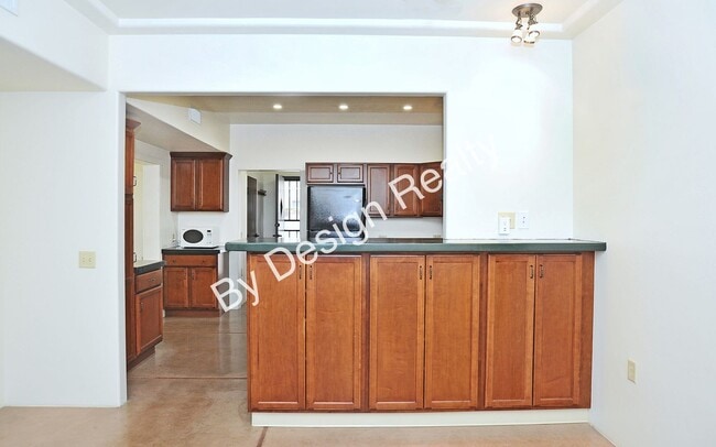 Building Photo - One-of-a-Kind Midtown 3 Bed 2.5 Bath Home | 2,040 SQ FT of Custom Craftsmanship