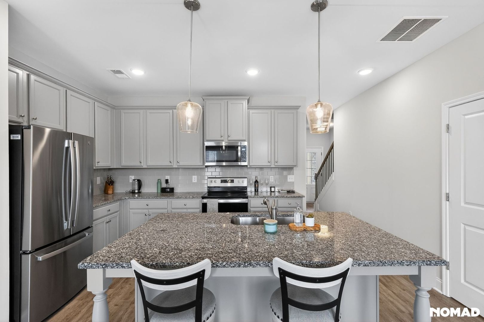 Building Photo - 110 Greenview Ct