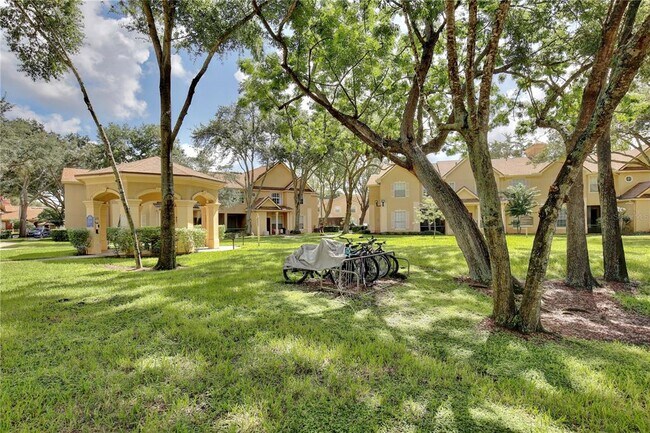 Building Photo - 860 Grand Regency Pointe