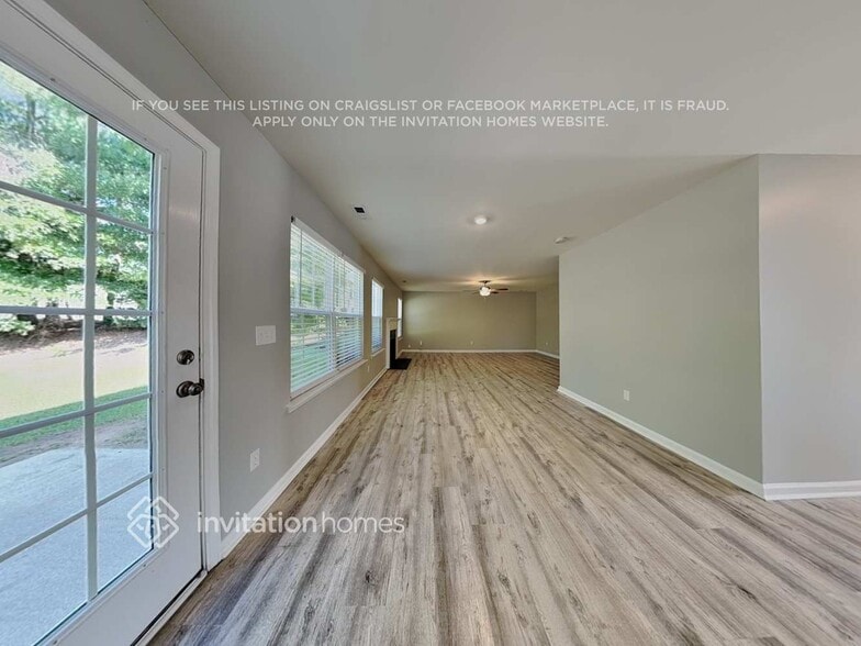 Building Photo - 3920 Laurel Glen Dr