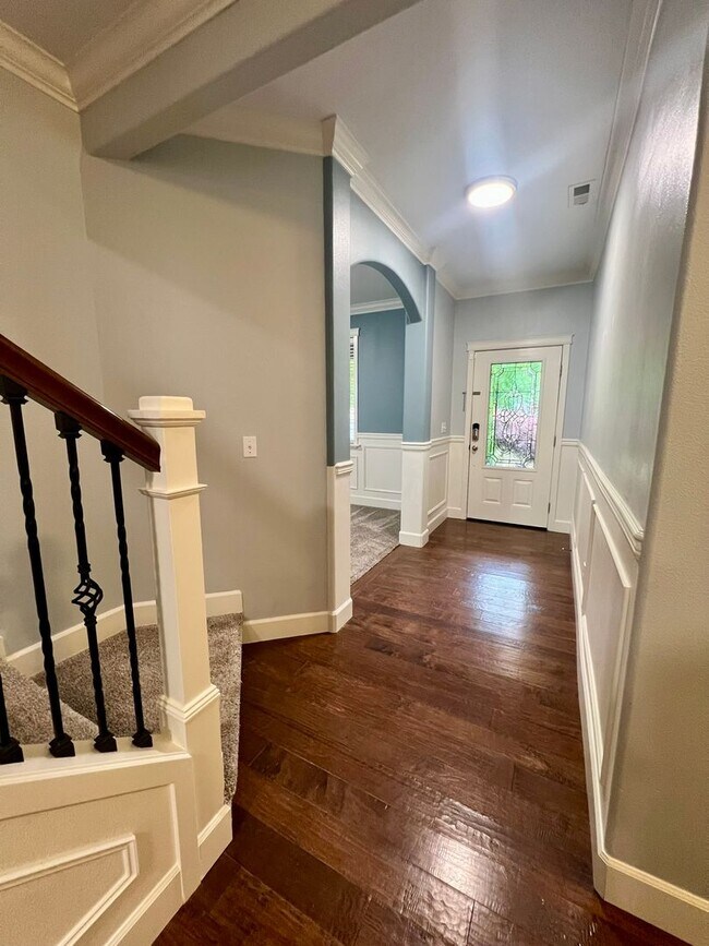 Building Photo - PENDING APPLICATION; Beautiful 5 Bedroom Home
