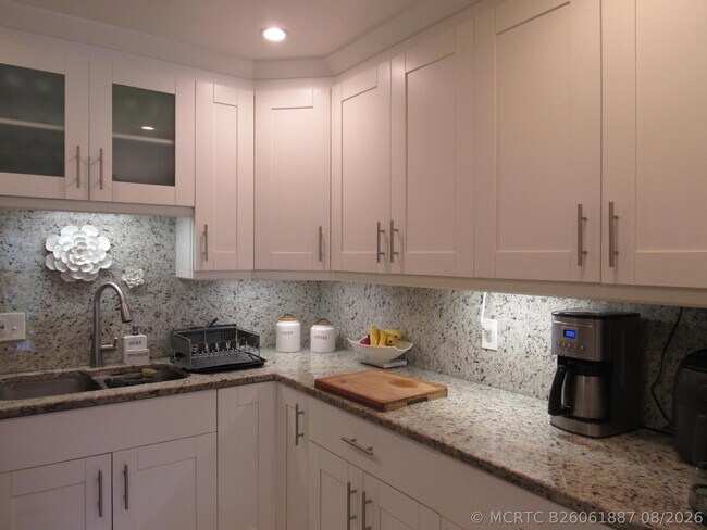 Building Photo - 5780 Fernley Dr