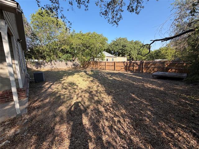 Building Photo - 979 W Pecan St