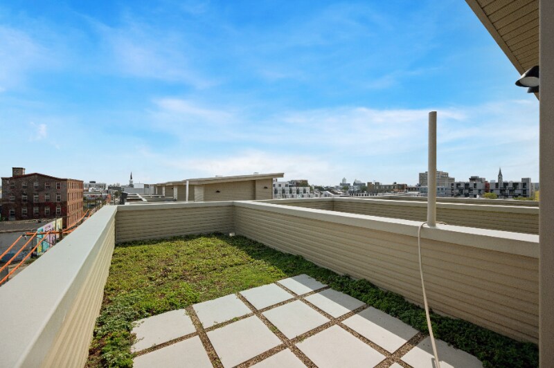 Building Photo - 1653 N 6th St