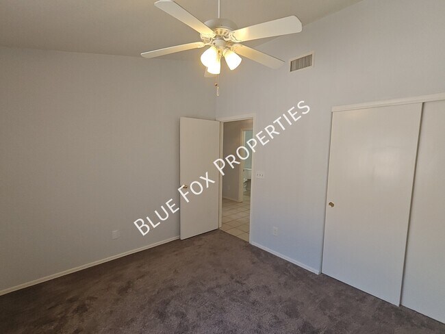 Building Photo - 7960 S Lennox Ln