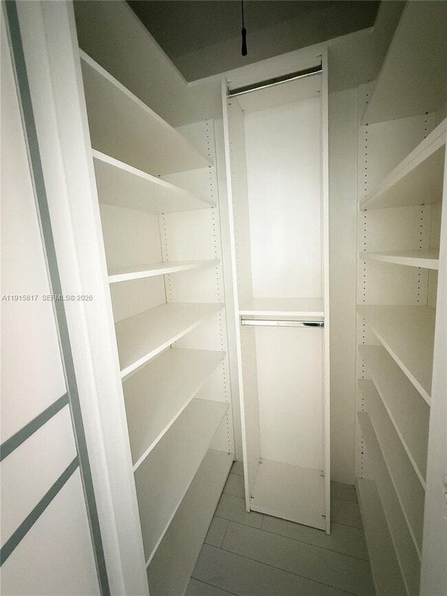 Building Photo - 5835 La Gorce Dr