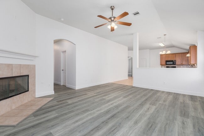 Building Photo - 21565 Duke Alexander Dr