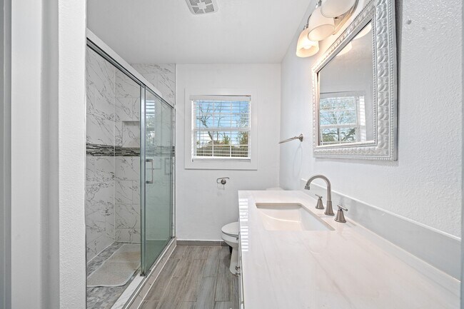 Building Photo - 4611 Idaho St