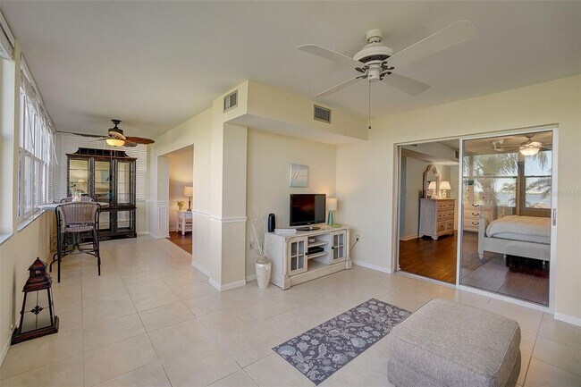 Building Photo - 5108 Brittany Dr S