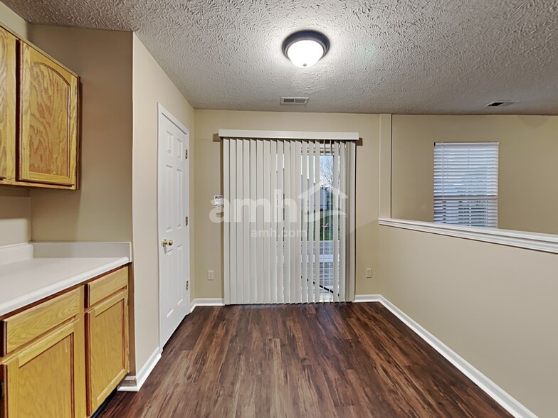 Building Photo - 894 Windsor Ln