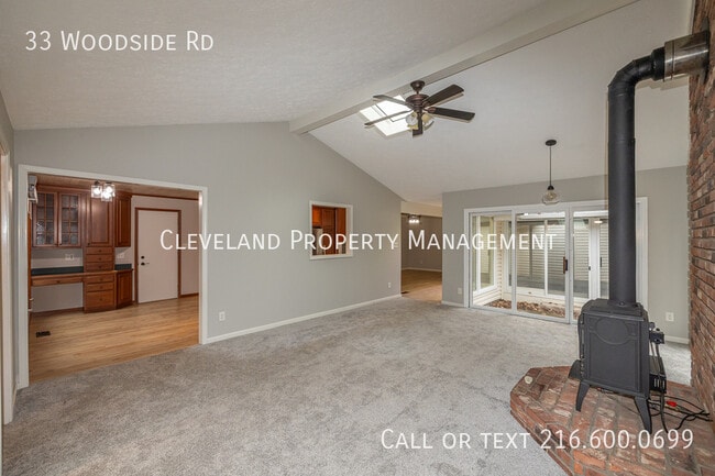 Building Photo - 33 Woodside Rd