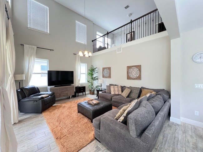Building Photo - Perfect Home waiting for you! FULLY FURNIS...