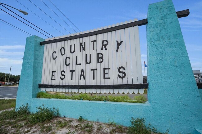Building Photo - 7402 Country Club Dr