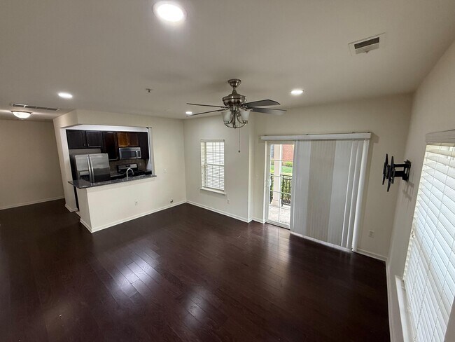 Building Photo - 518 E Celebration Way