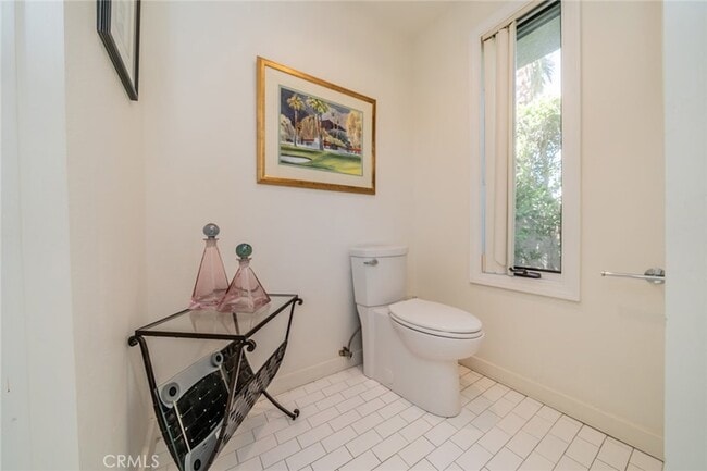 Building Photo - 1600 Palm Tree Dr