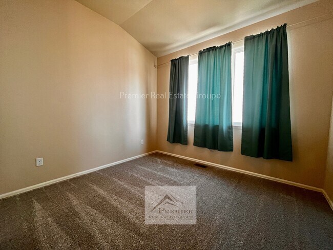 Building Photo - 4959 Justeagen Dr