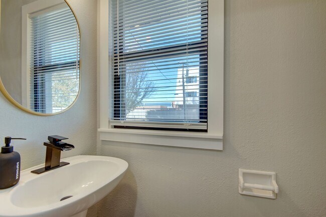 Building Photo - Gorgeous, updated home, turn-key and ready...