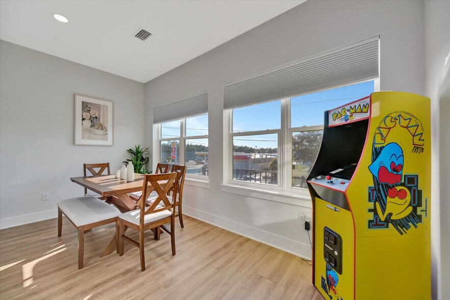 Building Photo - 4120 W North A St