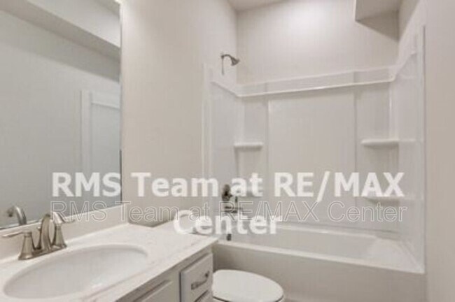 Building Photo - 1650 Mountain Top Ln