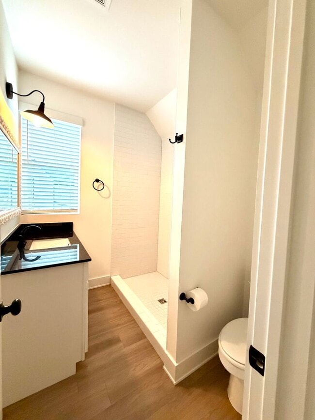 Building Photo - $2,200 Move-In-Special