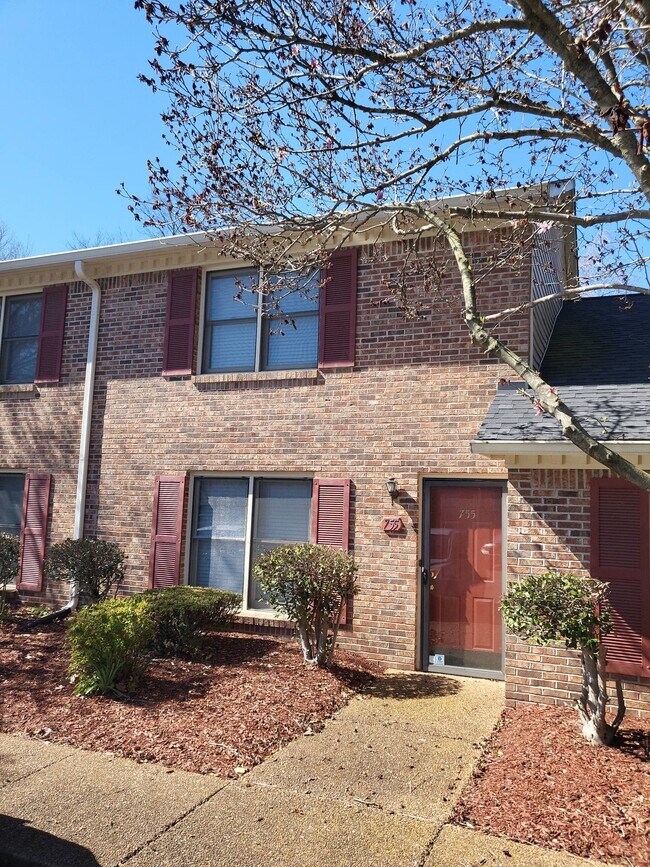 Building Photo - 755 Kent Rd
