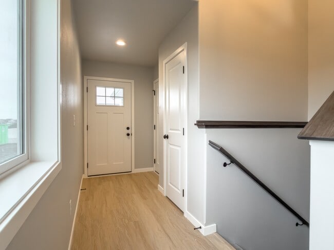 Building Photo - 3719 33rd St S