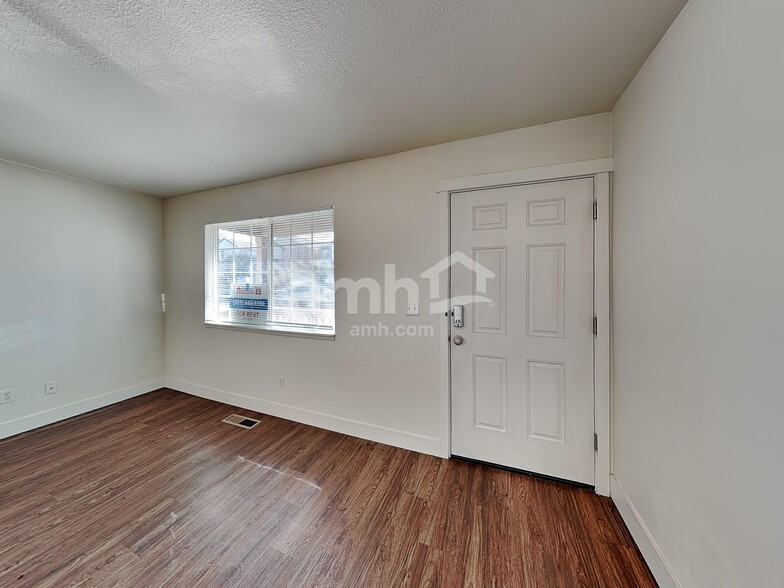 Building Photo - 16961 SW Cashew Way