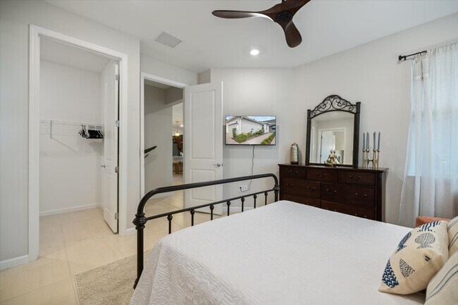 Building Photo - 25037 Pearl Lk Cir