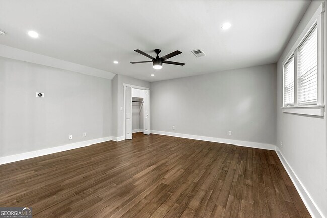 Building Photo - 1382 Westboro Dr SW