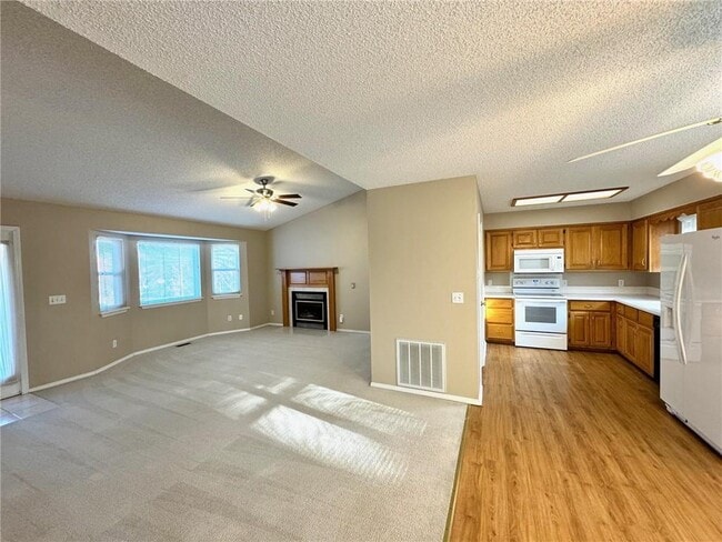 Building Photo - 6 Melbourn Dr