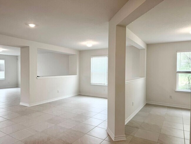 Building Photo - 7919 Mariposa Mnr