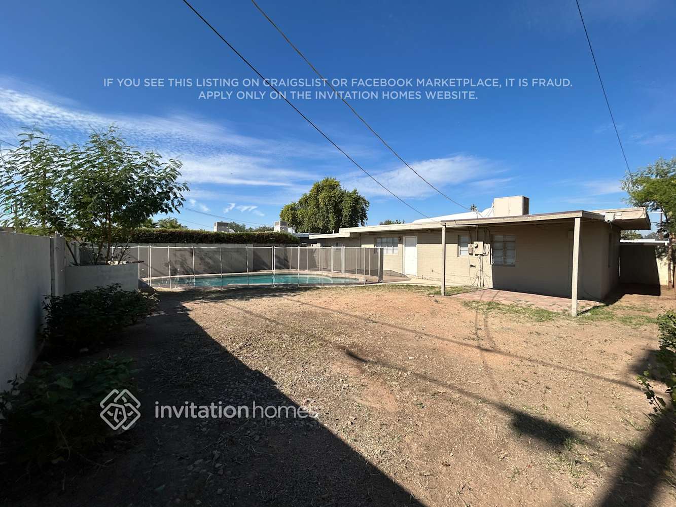 Building Photo - 1811 E Clarendon Ave