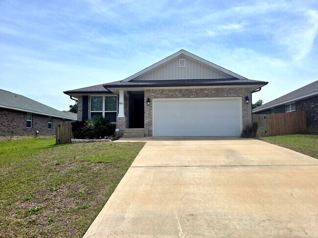Building Photo - Bright, Open Layout | Screened Porch + Paver Patio | Move-In Ready
