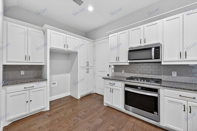 Building Photo - 4224 Riverside Dr