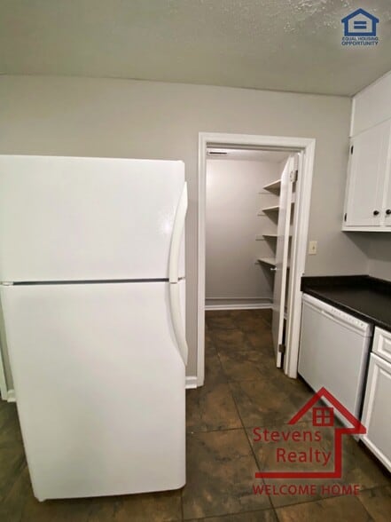 Building Photo - 1421 Stratton Pl Dr