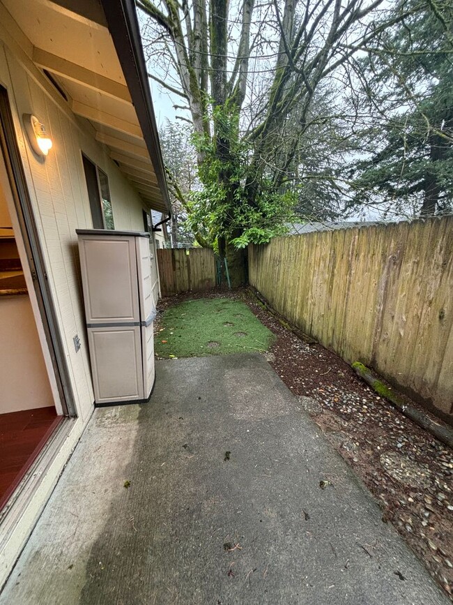 Building Photo - Pet friendly 2 bedroom condo in Southwest ...