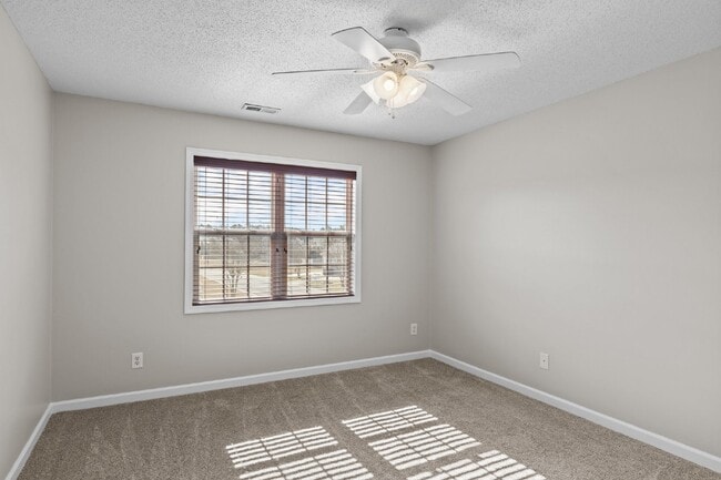 Building Photo - 178 Kelly Cir