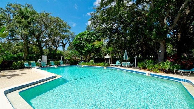 Building Photo - 440 Palm Tree Dr